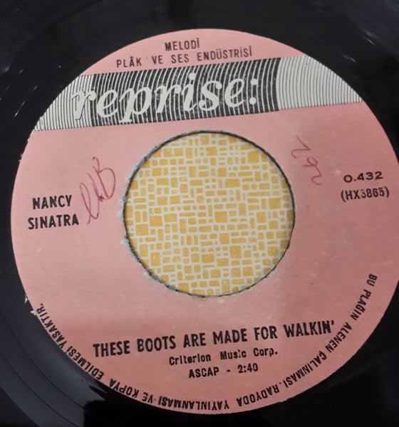 Nancy Sinatra : These Boots Are Made For Walkin' (7", Single)
