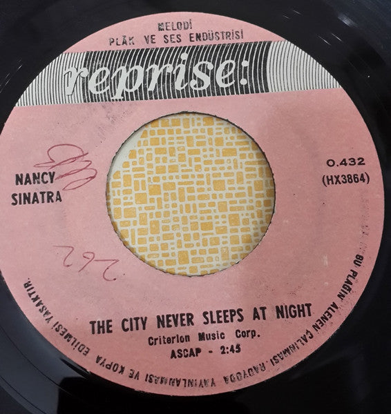 Nancy Sinatra : These Boots Are Made For Walkin' (7", Single)