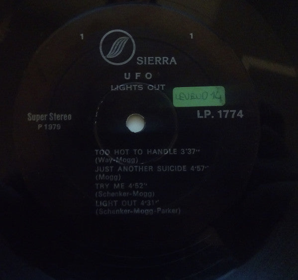 UFO (5) : Lights Out (LP, Album)